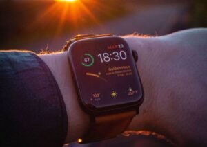 Apple Watch SE: Elevating Fitness and Style in One Sleek Package